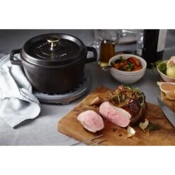 Staub Gietijzeren Braadpan 20 Cm / 2,2 L, Rond, Zwart -Keukenwinkel Met Korting 000017494