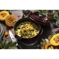 Staub Gietijzeren Braadpan 26 Cm / 5,25 L, Rond, Grenadine Rood -Keukenwinkel Met Korting 424422049