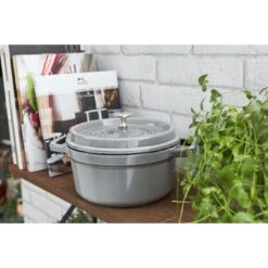 Staub Gietijzeren Braadpan 18 Cm / 1,7 L, Rond, Grafietgrijs 13 Staub Gietijzeren Braadpan 18 Cm / 1,7 L, Rond, Grafietgrijs -Keukenwinkel Met Korting 750032230