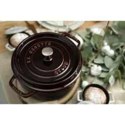 Staub Gietijzeren Braadpan 26 Cm / 5,25 L, Rond, Grenadine Rood -Keukenwinkel Met Korting 750047416